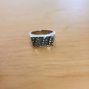 Sterling Silver Ring - size 5.75